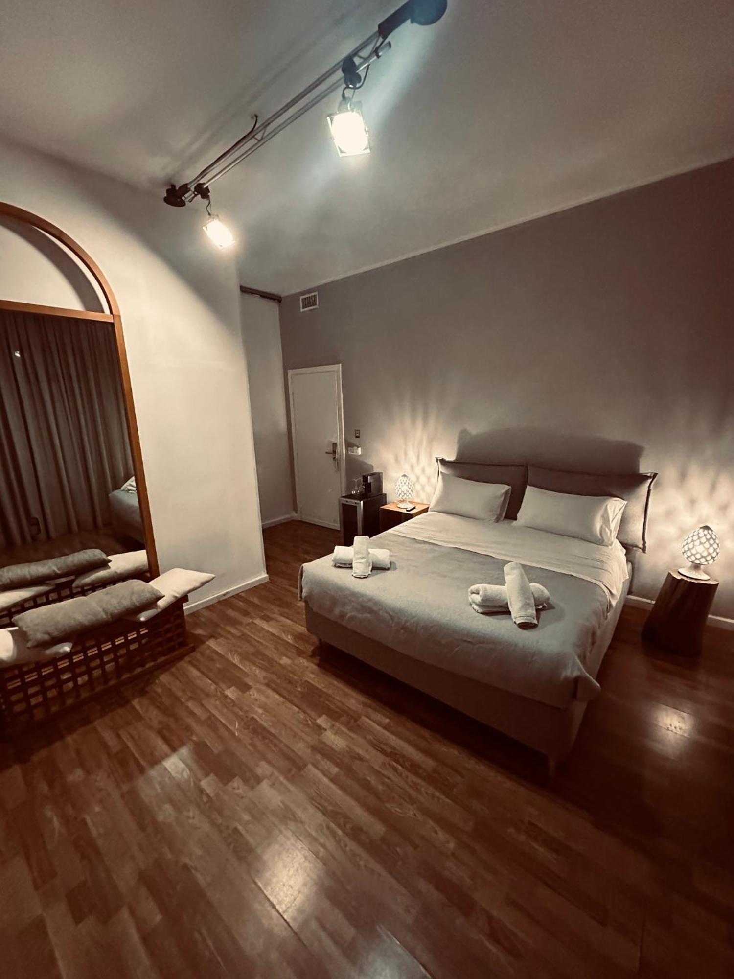 B&B Degli Artisti Suite Lecce Eksteriør billede