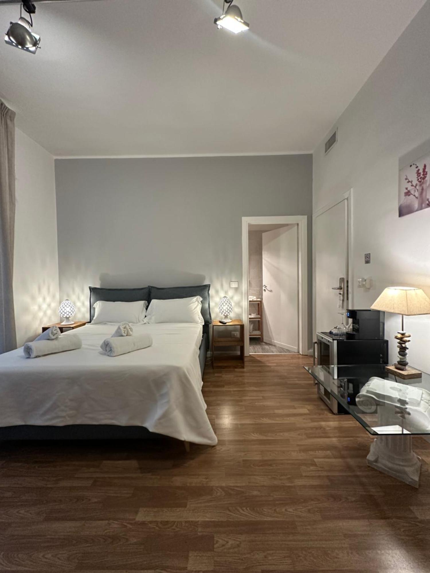 B&B Degli Artisti Suite Lecce Eksteriør billede